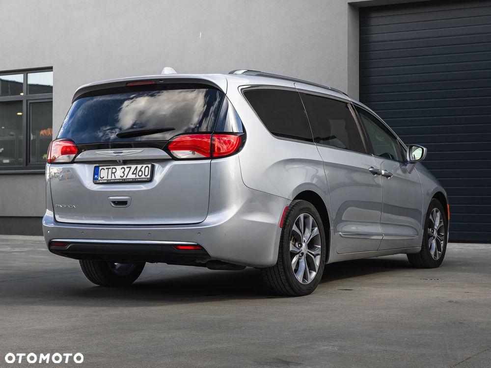 Chrysler Pacifica - 7