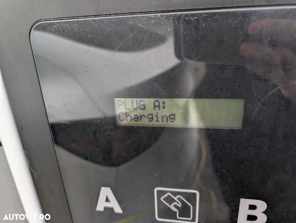 Tesla Model Y Long Range Dual Motor AWD - 12