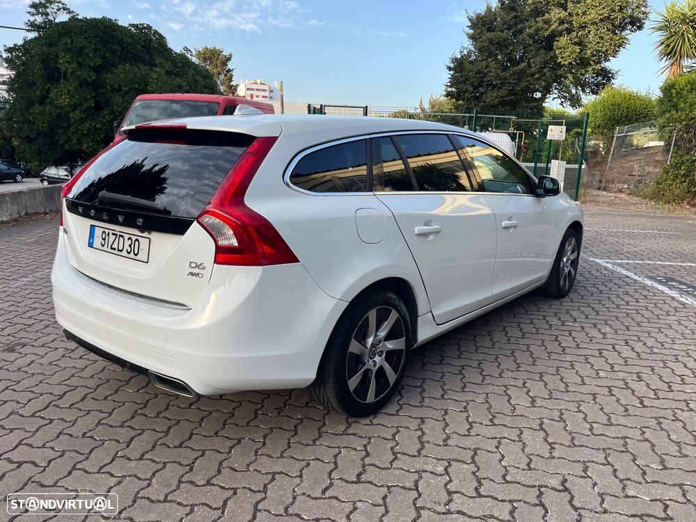 Volvo V60 D6 Plug-In-Hybrid AWD Geartronic Pure Limited - 12