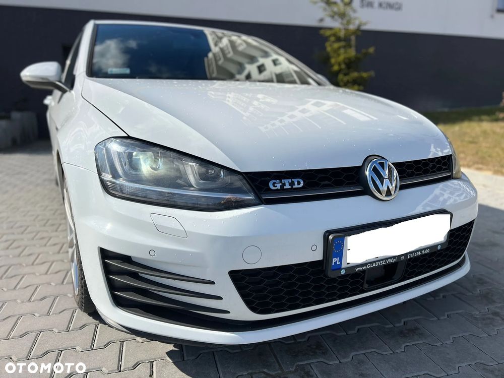 Volkswagen Golf - 16