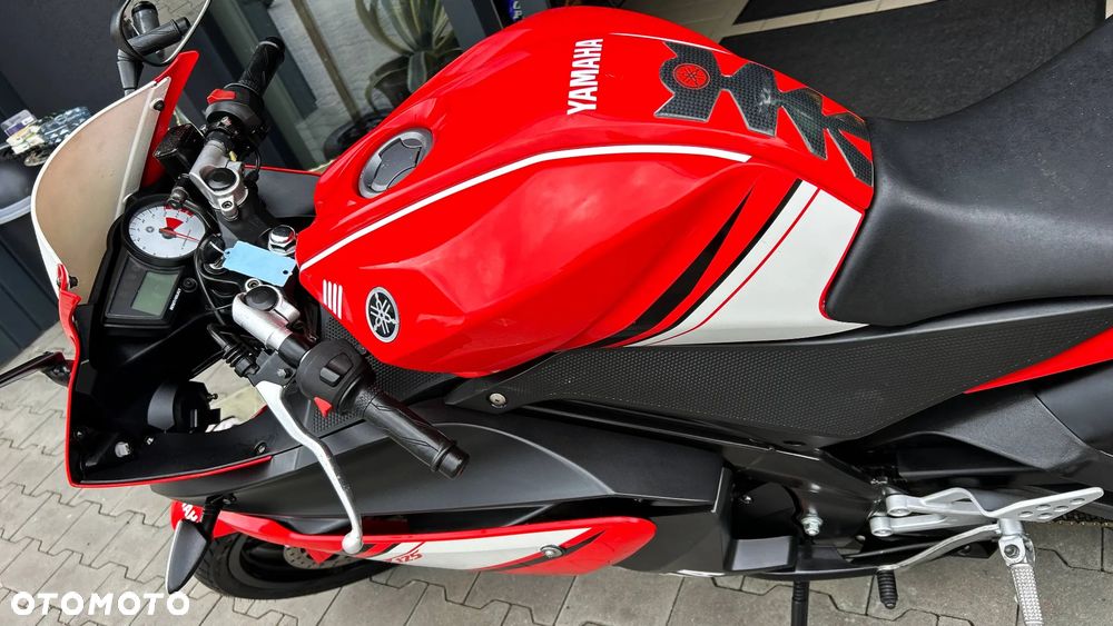 Yamaha YZF - 17