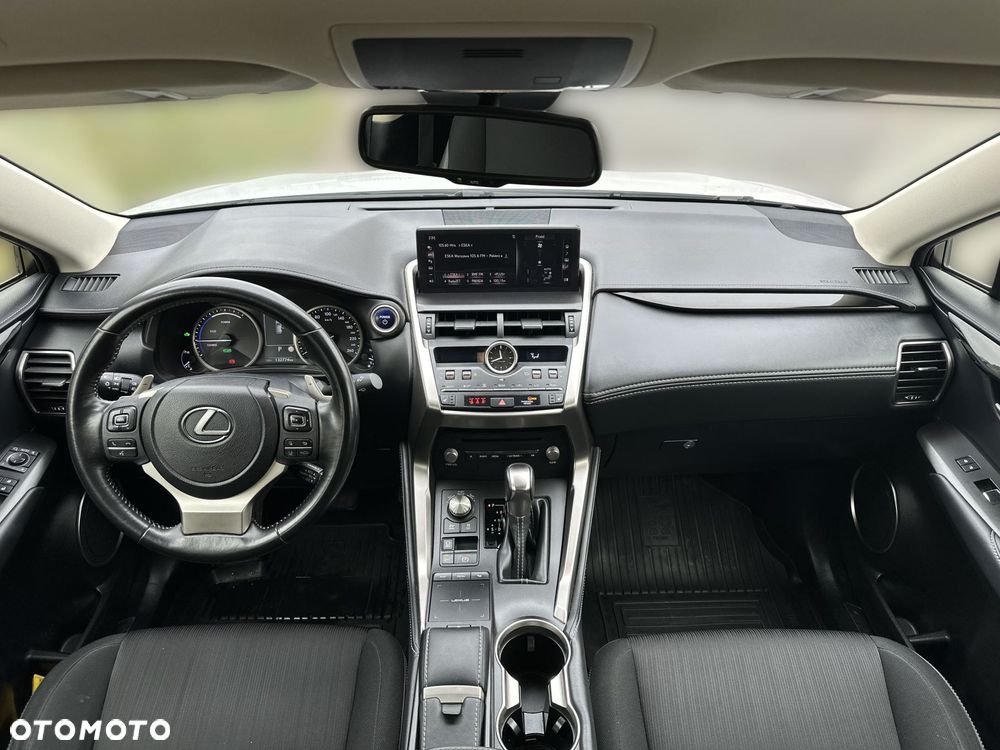 Lexus NX 300h Business Edition AWD - 18