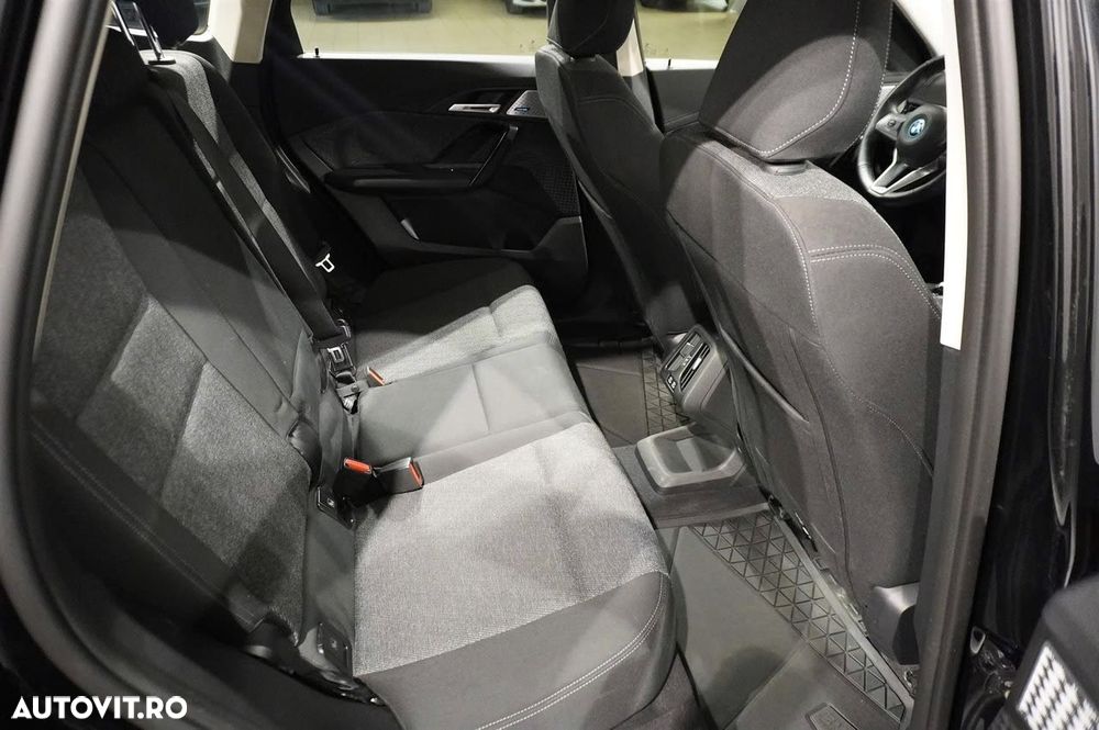 BMW iX1 xDrive30 - 13