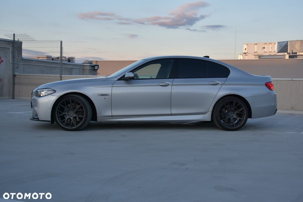 BMW Seria 5 530d xDrive - 15