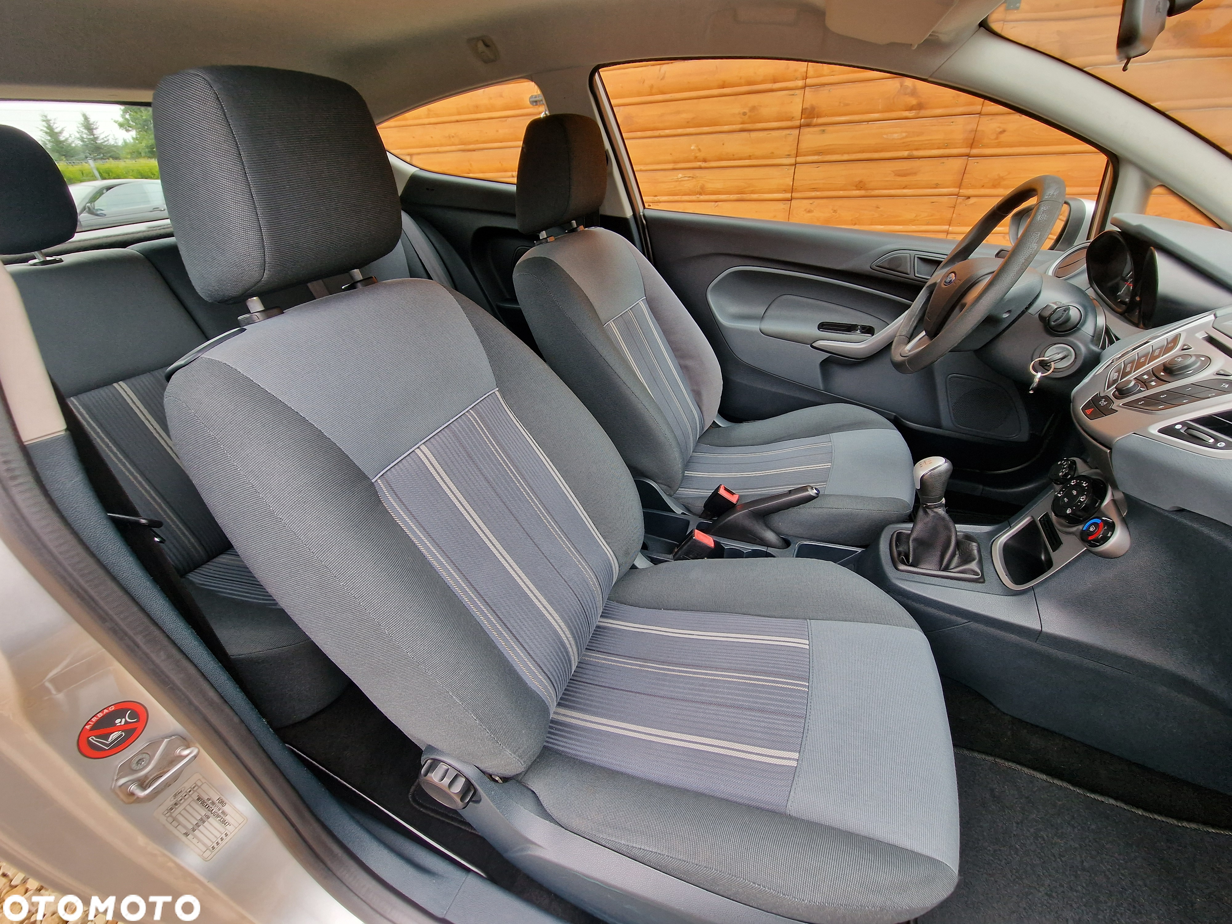 Ford Fiesta 1.25 Silver X - 25