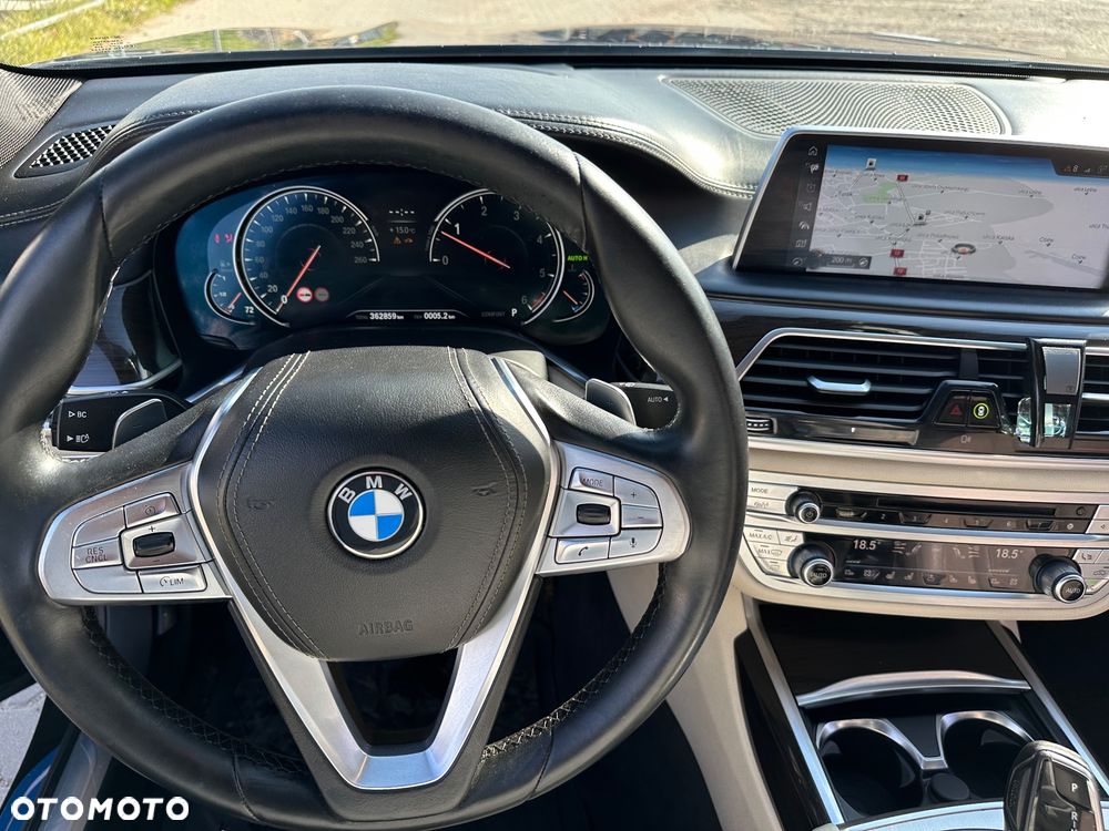 BMW Seria 7 740d xDrive - 12