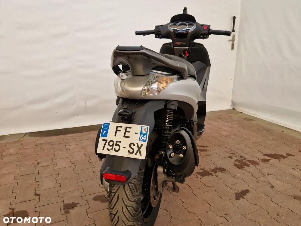 Piaggio Beverly - 11