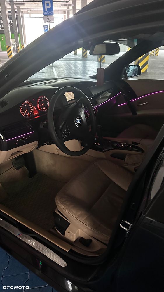 BMW Seria 5 525d - 19