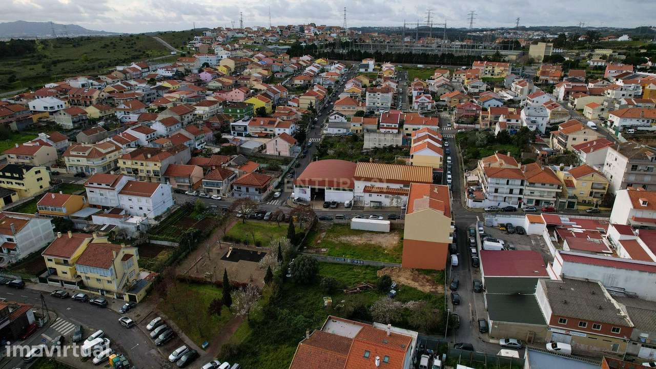 Terreno Urbano Para  Construção de 2 Moradias – Amadora - Grande imagem: 4/16