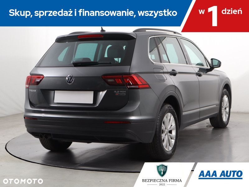 Volkswagen Tiguan - 6