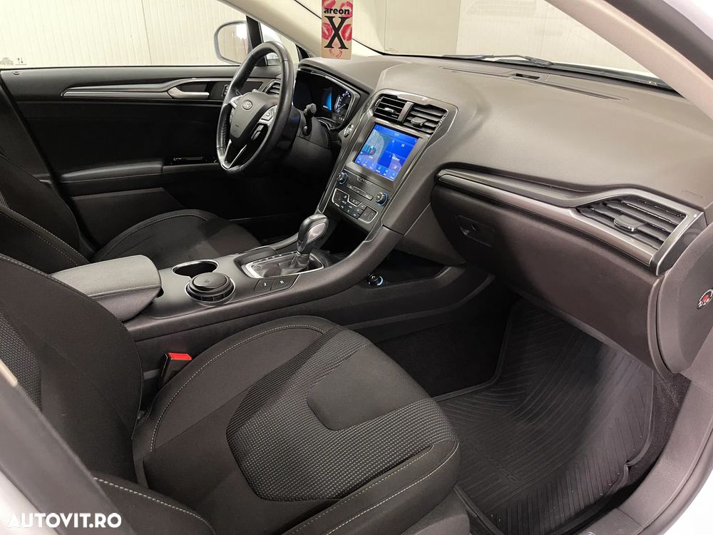 Ford Mondeo 2.0 HEV Titanium - 11