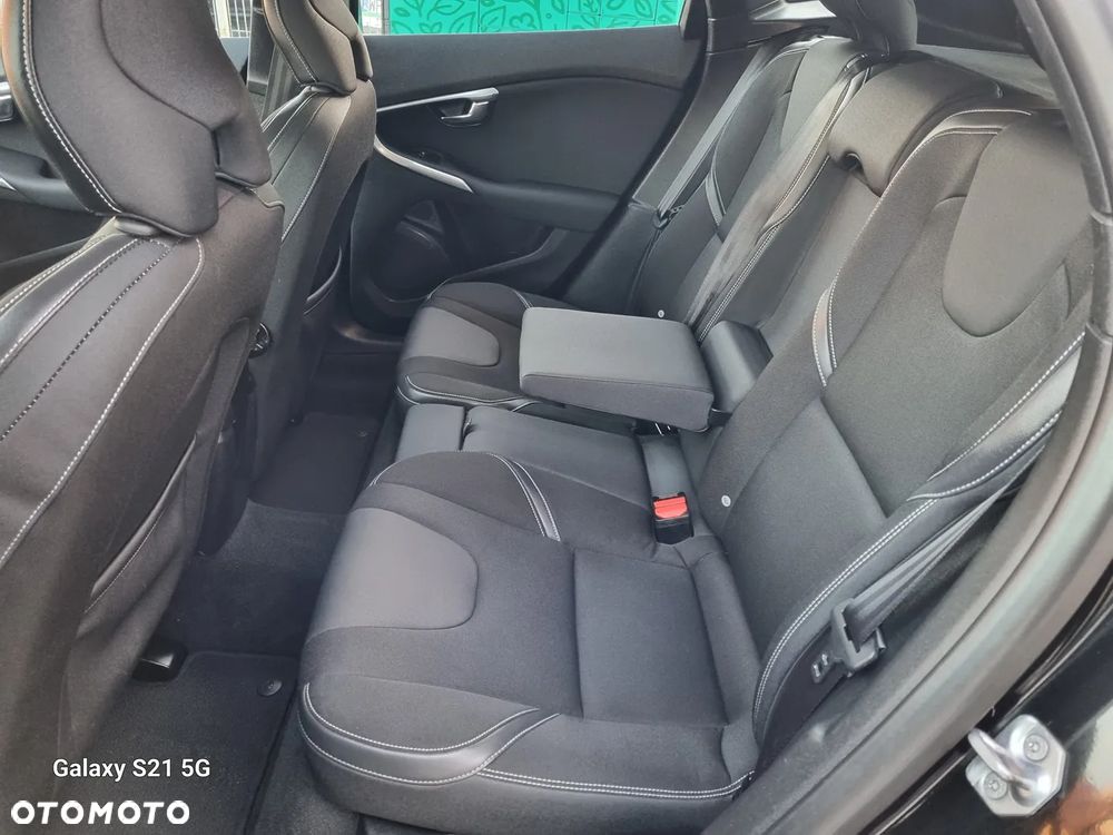 Volvo V40 D4 Kinetic - 12