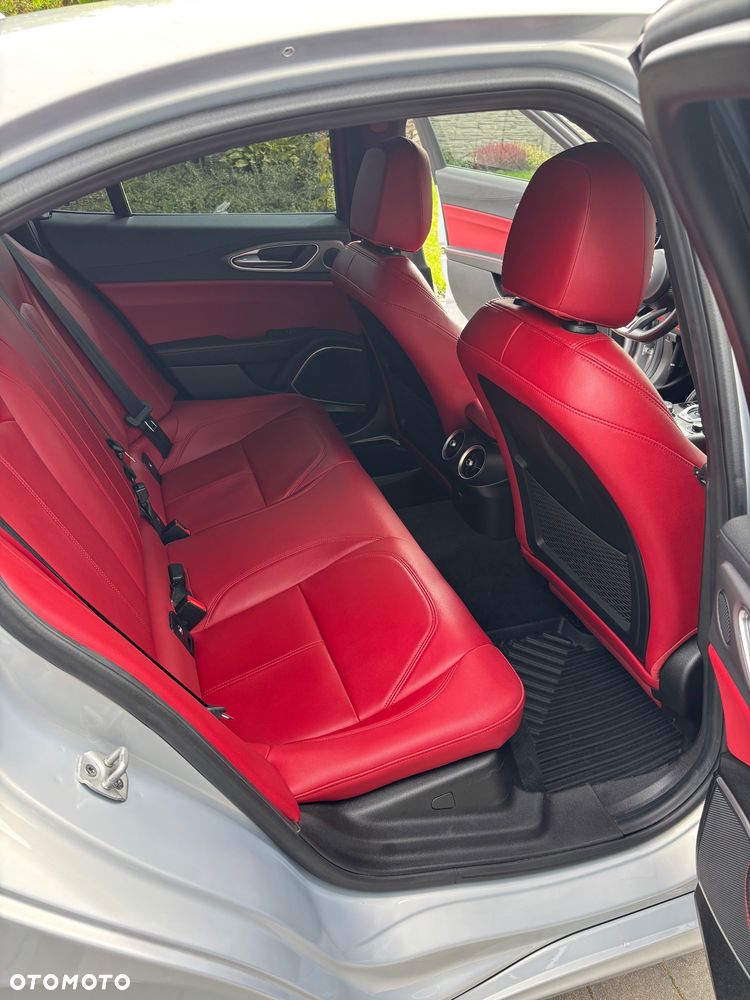 Alfa Romeo Giulia 2.0 Turbo 16V AT8 Veloce - 22