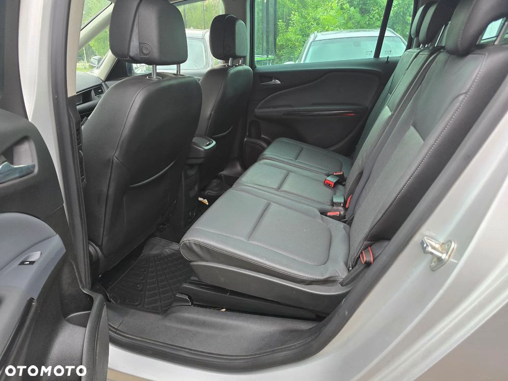 Opel Zafira - 10