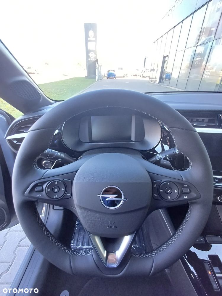 Opel Corsa 1.2 T mHEV GS eDCT - 11