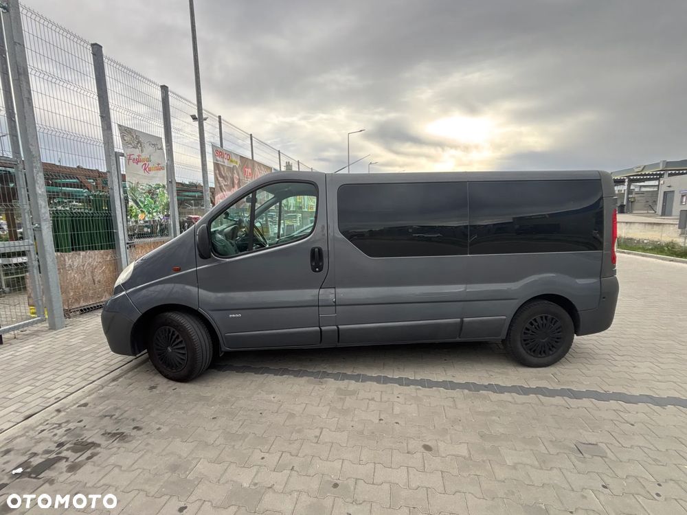 Opel Vivaro 2014 photo 2