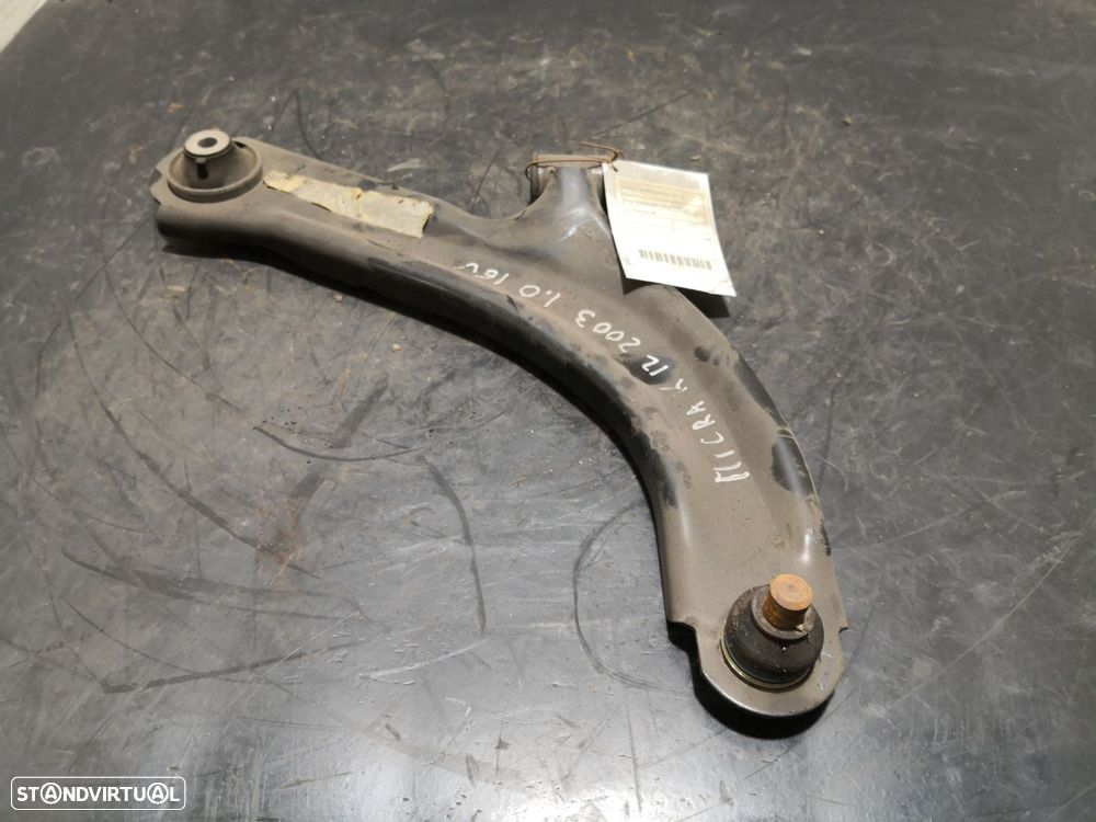Braço Suspensão Frente Dto Nissan Micra Iii (K12) - 1