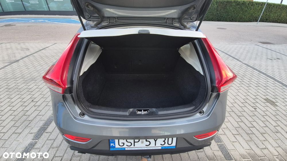 Volvo V40 T3 Drive-E Momentum - 17