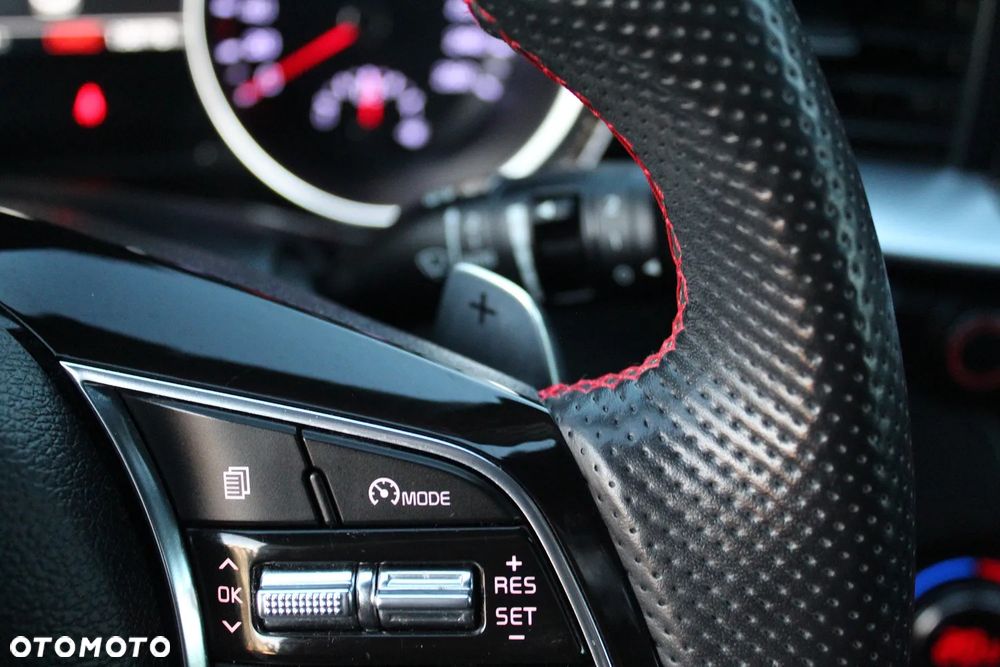 Kia ProCeed 1.6 T-GDI GT DCT - 27