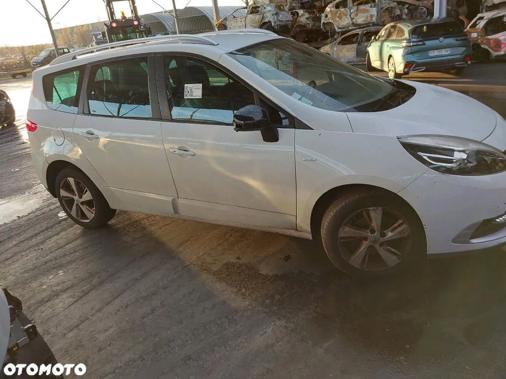 Renault Grand Scenic - 25