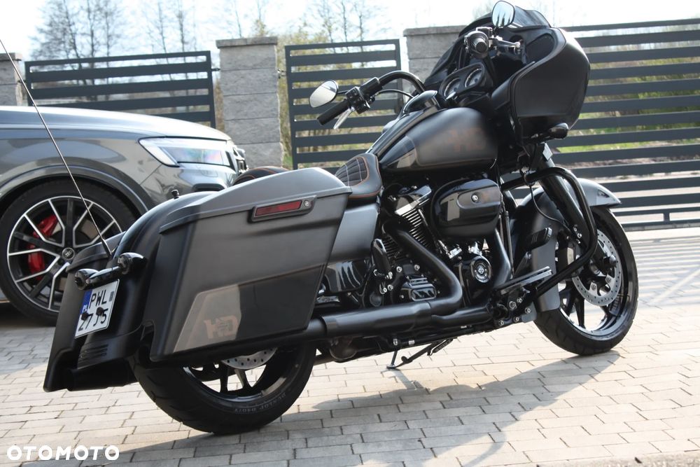 Harley-Davidson Touring Road Glide - 21