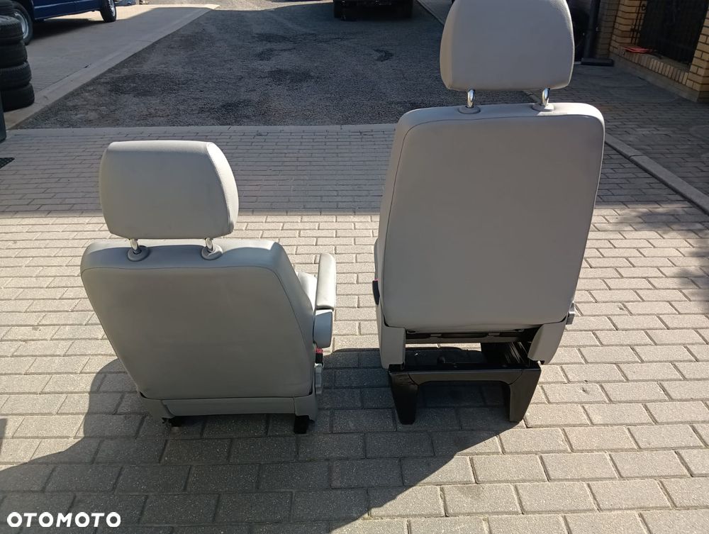 Fotel kierowcy z podłokietnikami podgrzewany VW T5 - 4