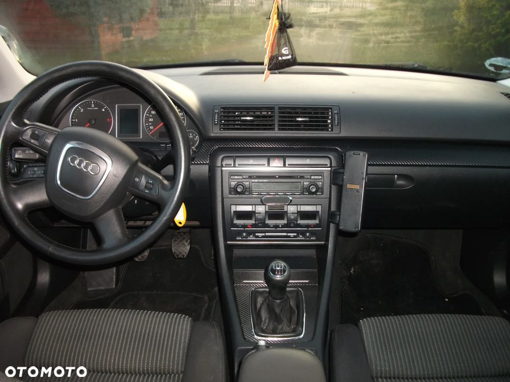 Audi A4 Avant 2.0 TDI - 11