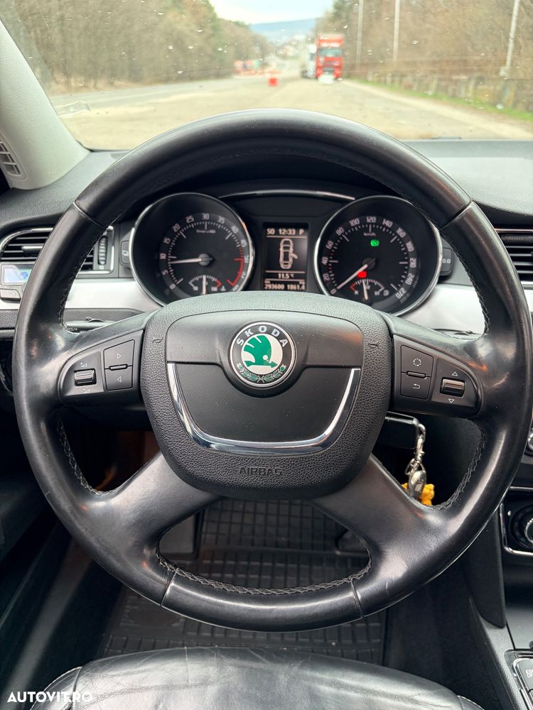 Skoda Superb 2.0 TDI Ambition DSG - 20