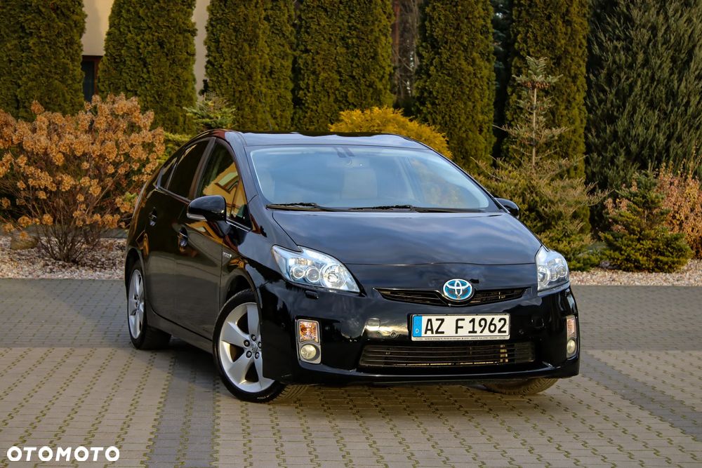 Toyota Prius (Hybrid) Executive - 9