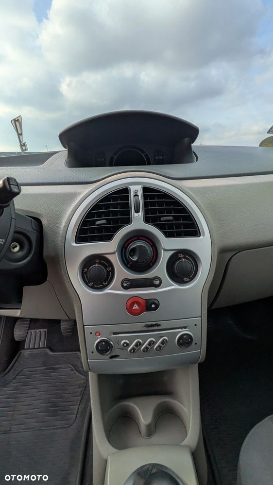 Renault Modus - 12