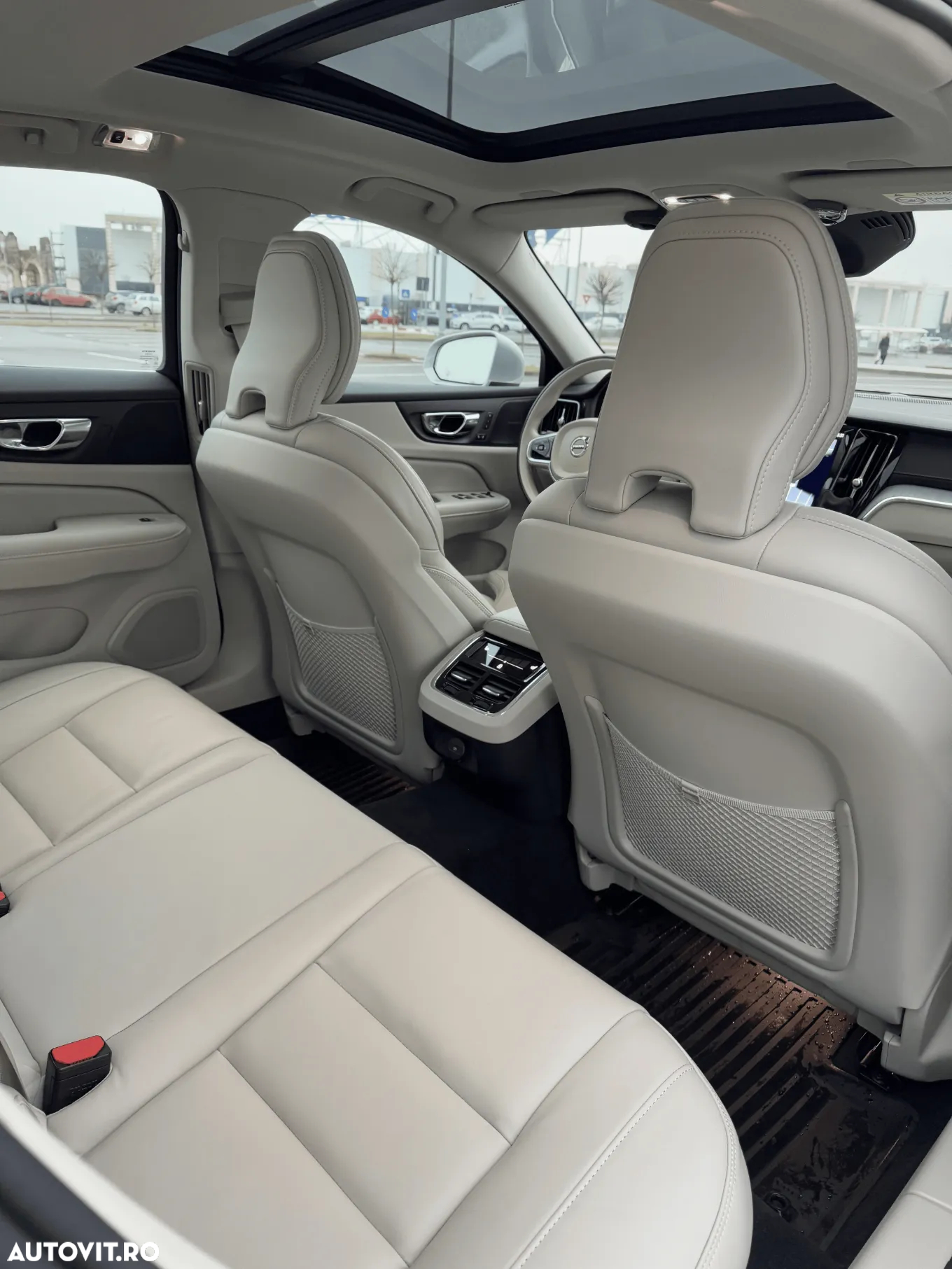 Volvo S60 B4 MHEV AT Plus Dark - 11
