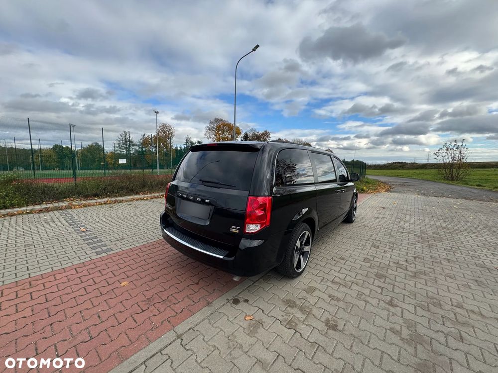 Dodge Grand Caravan - 9