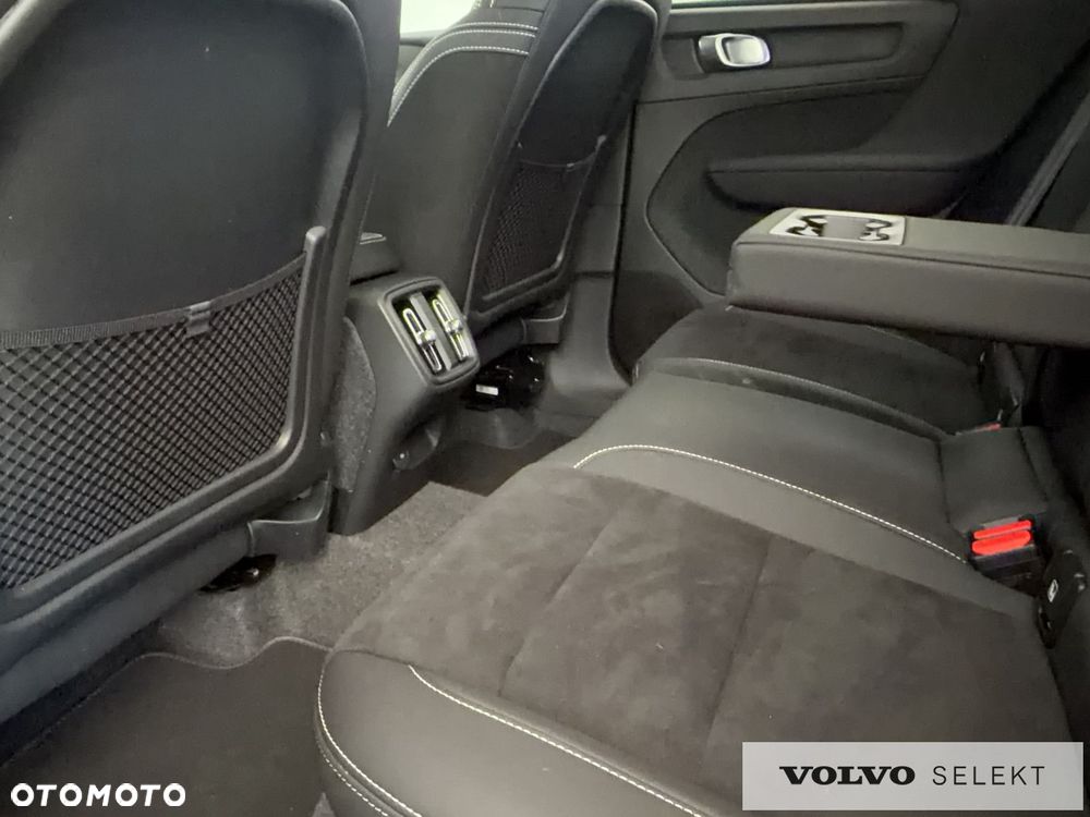 Volvo XC 40 B4 B DKG Ultra Black Edition - 14