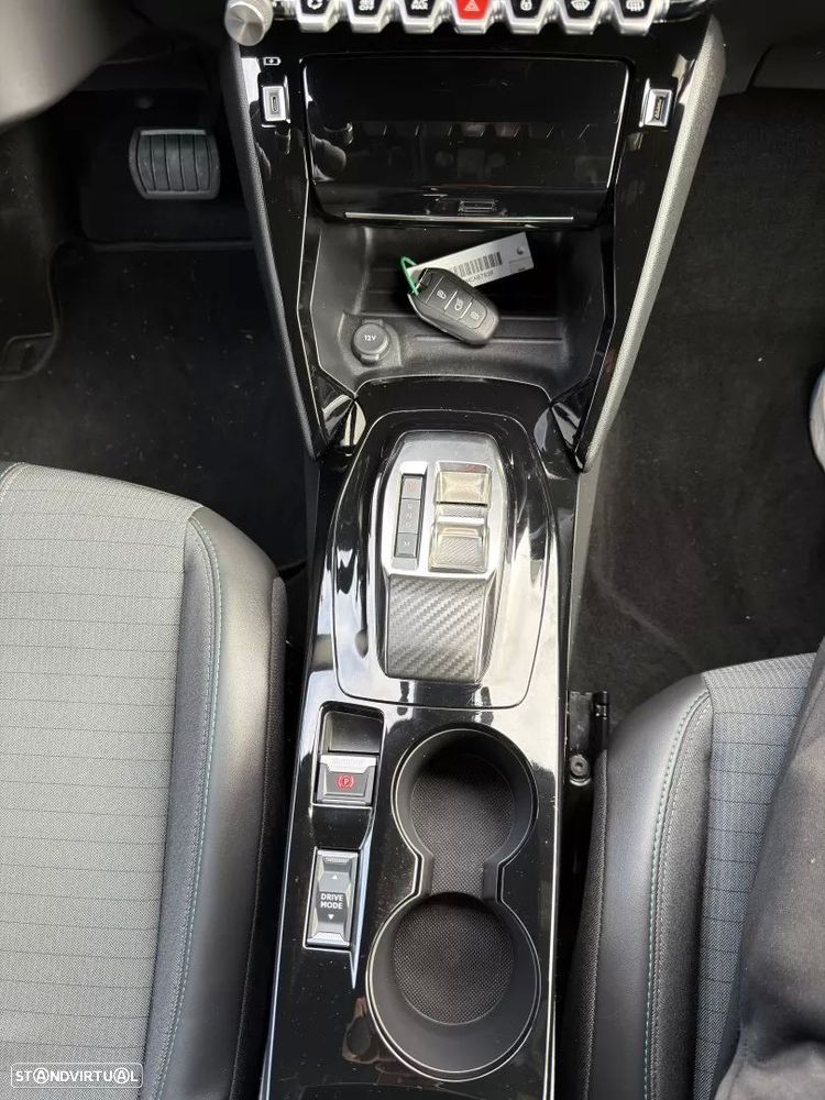 Peugeot 2008 1.5 BlueHDi Allure EAT8 - 18