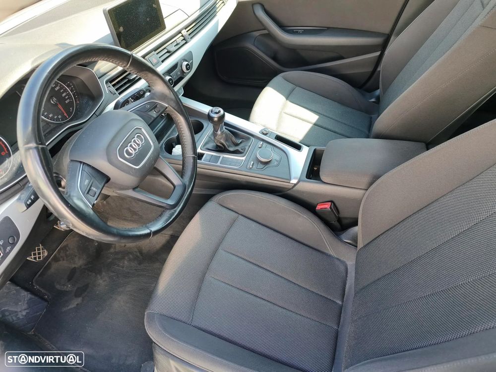 Audi A4 Avant 2.0 TDI Advance - 11