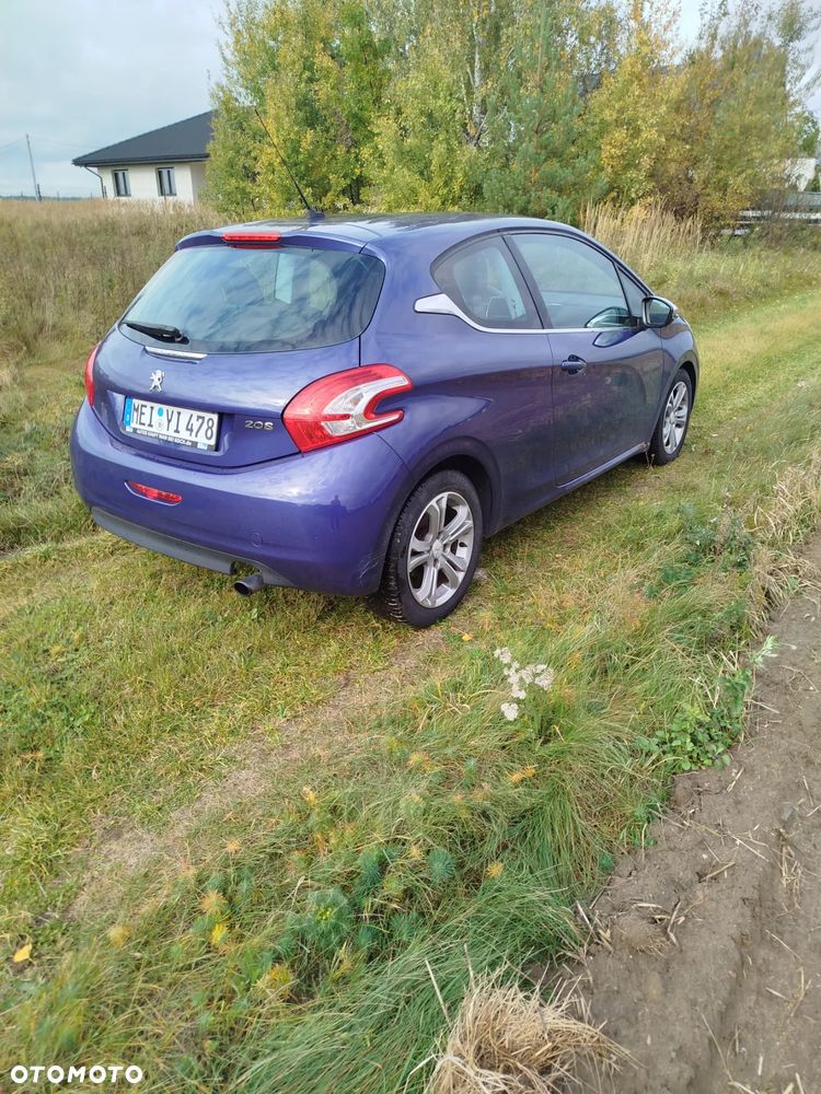 Peugeot 208 95 VTI Allure - 9