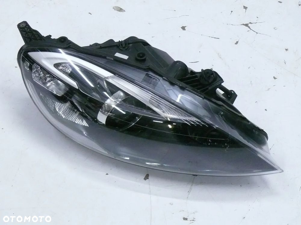 LAMPA PRZEDNIA PRAWA I LEWA VOLVO V40 XC40 II CROSS COUNTRY 2013 2019 XENON UK - 2