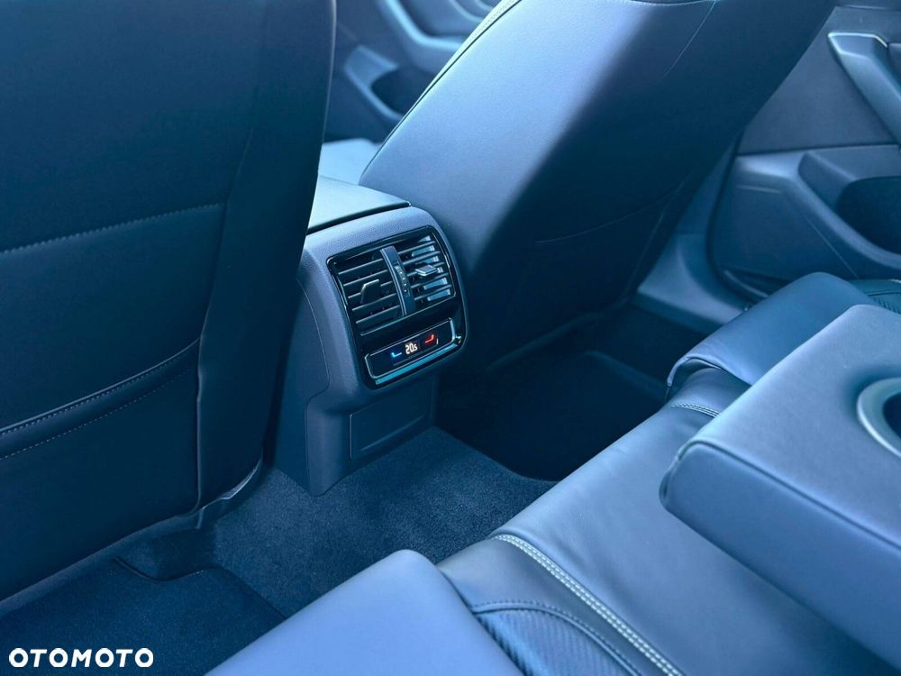 Volkswagen Passat 2.0 TDI EVO Essence DSG - 25