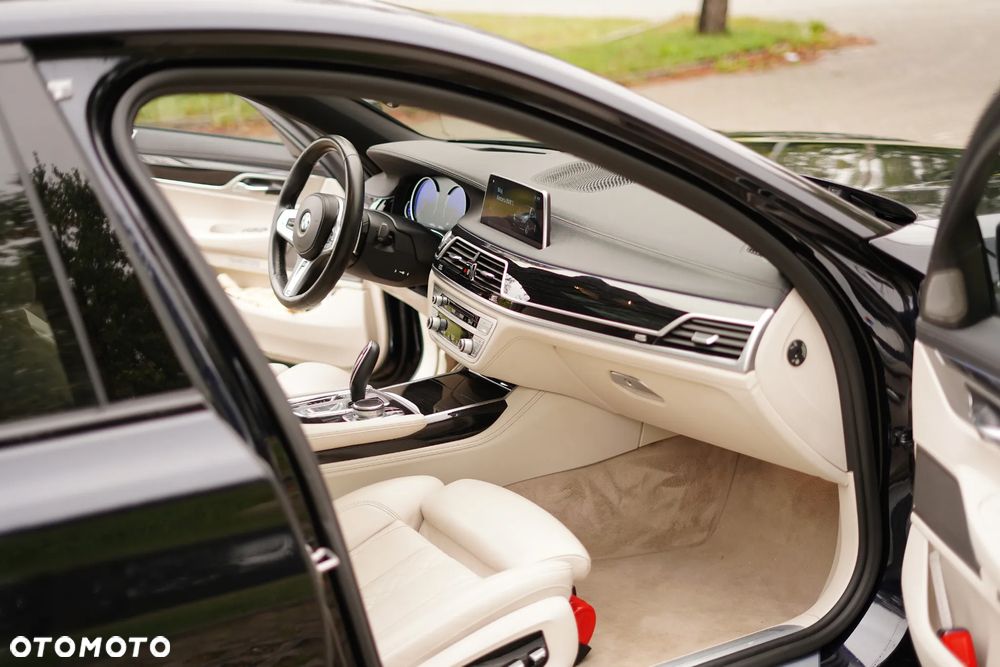 BMW Seria 7 750d xDrive - 9