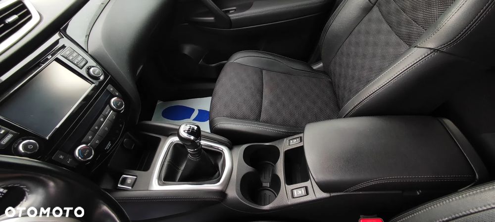 Nissan Qashqai 1.2 DIG-T 360 - 25