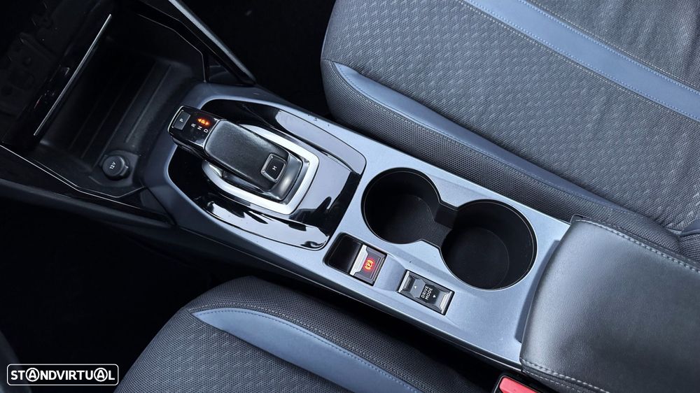 Peugeot 2008 1.2 PureTech Allure EAT8 - 25