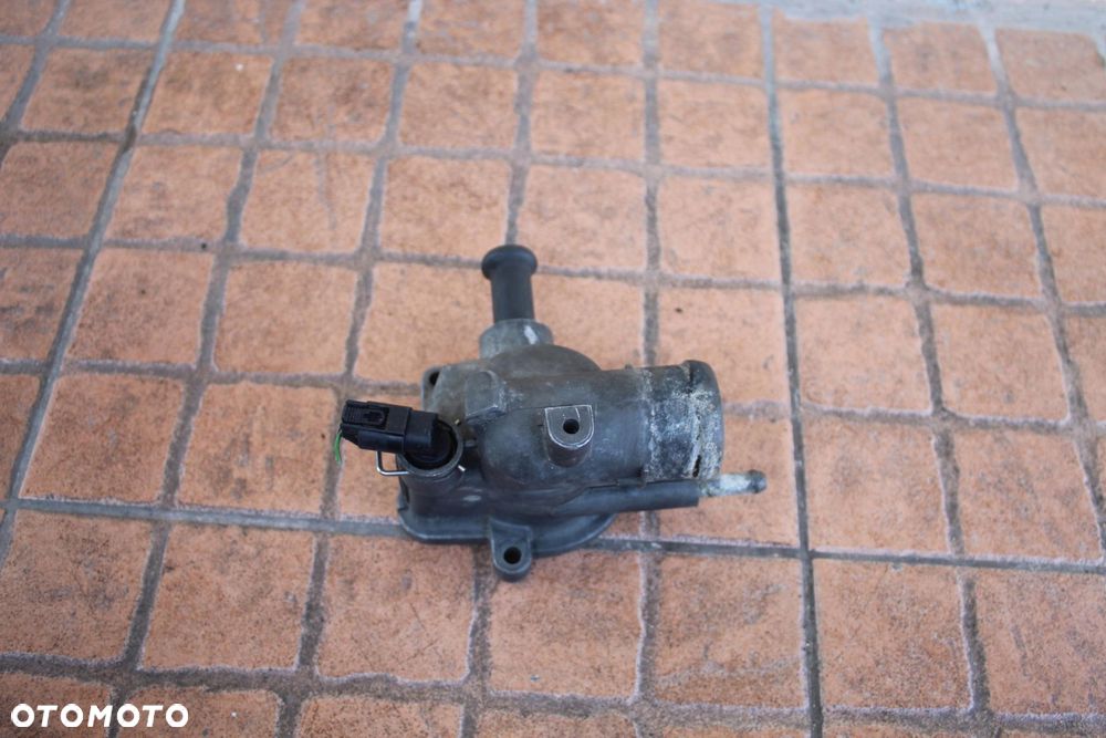 OBUDOWA TERMOSTATU MERCEDES W210 3.2 CDI - 4