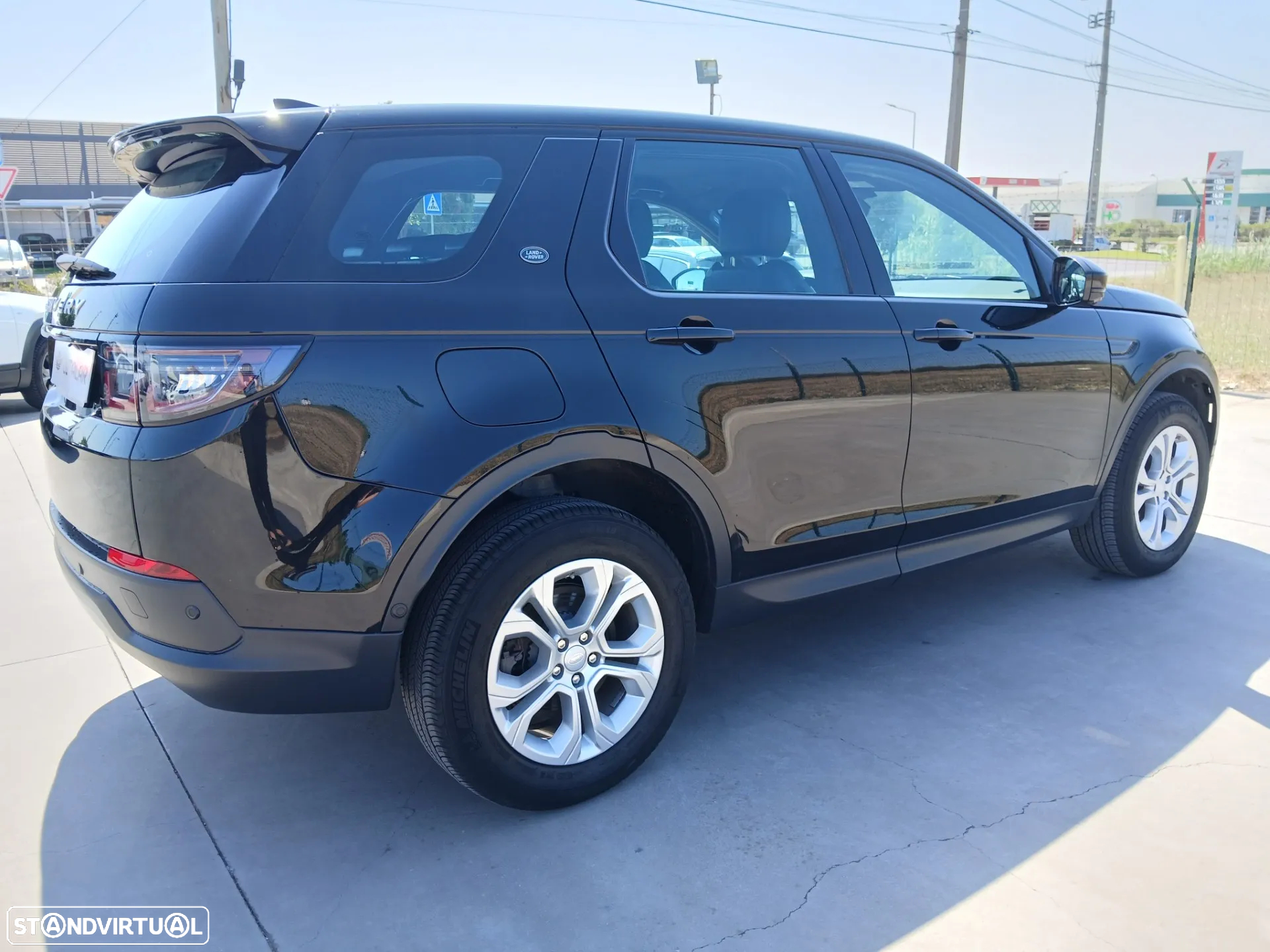 Land Rover Discovery Sport 1.5 I3 P300e AWD R-Dynamic SE - 10