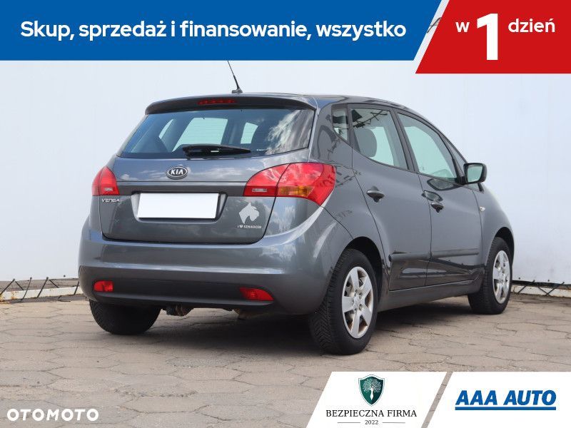 Kia Venga - 7