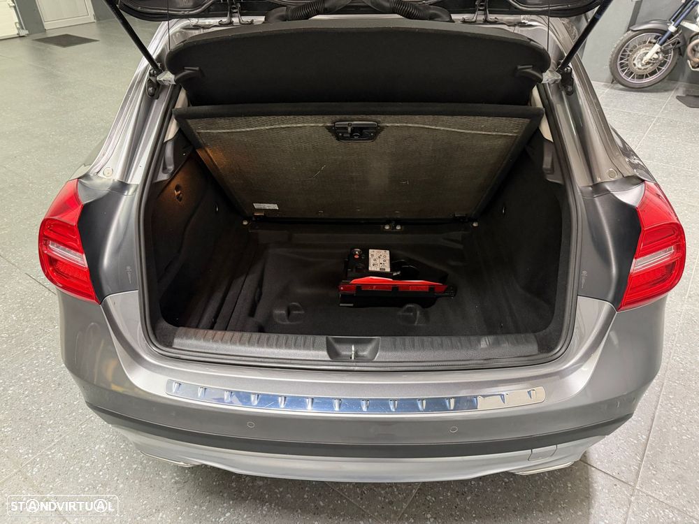 Mercedes-Benz GLA 180 CDI Urban - 20