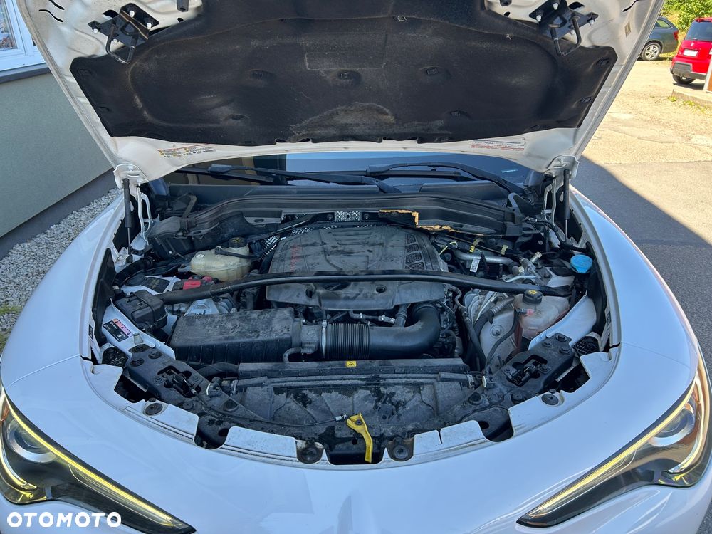 Alfa Romeo Stelvio 2.0 Turbo 16V AT8-Q4 Veloce Ti - 18