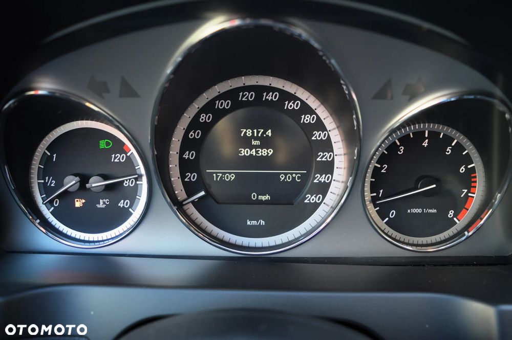 Mercedes-Benz Klasa C 180 Kompressor BlueEFFICIENCY Elegance - 30