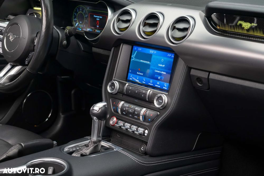 Ford Mustang - 31
