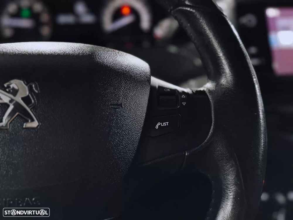 Peugeot 208 1.6 BlueHDi Style - 22