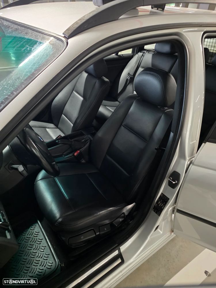 BMW 320 d Dynamic — fotografia 18